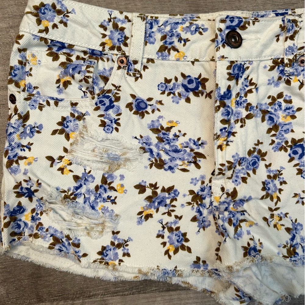 Floral Jean Shorts | Forever 21 - Picture 3 of 4